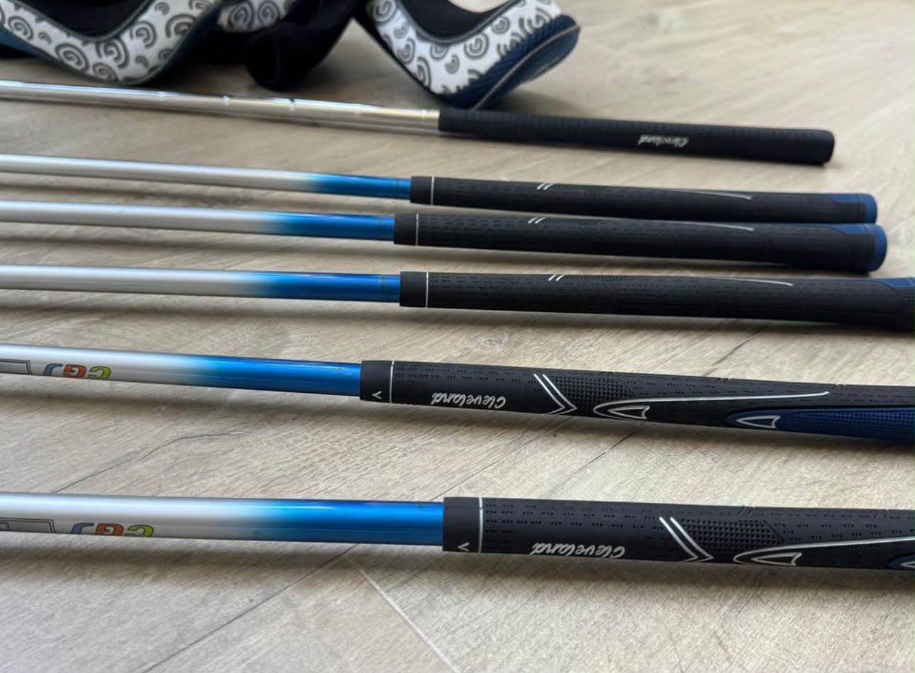 Cleveland CGJ Junior Package Set RH Grip closeup